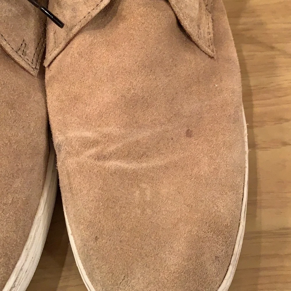 Kenneth Cole Men's Tan Suede Chukka Boots Size 10 Hybrid Sneaker Sole Fair